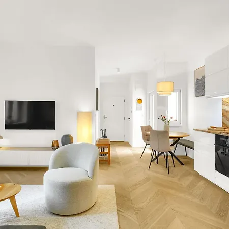 Quiet On Dunajska - Up To 6 Guests Apartament