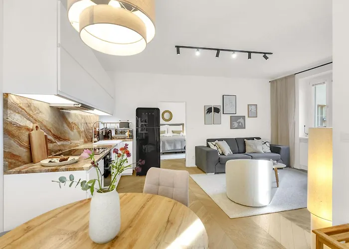 Quiet On Dunajska - Up To 6 Guests * براتسيلافا