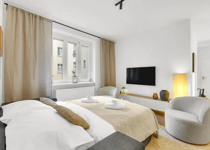 Quiet On Dunajska - Up To 6 Guests شقة