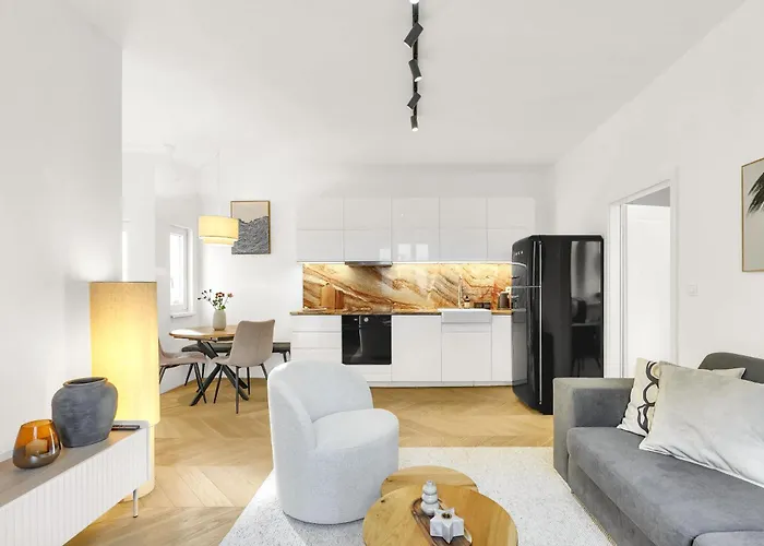 Quiet On Dunajska - Up To 6 Guests