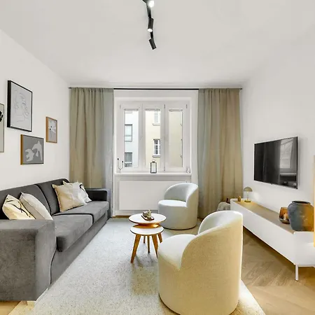 Quiet On Dunajska - Up To 6 Guests Apartment *