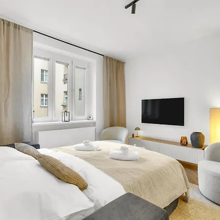 Quiet On Dunajska - Up To 6 Guests Apartment