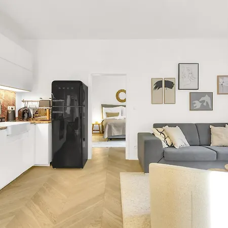 Quiet On Dunajska - Up To 6 Guests شقة *
